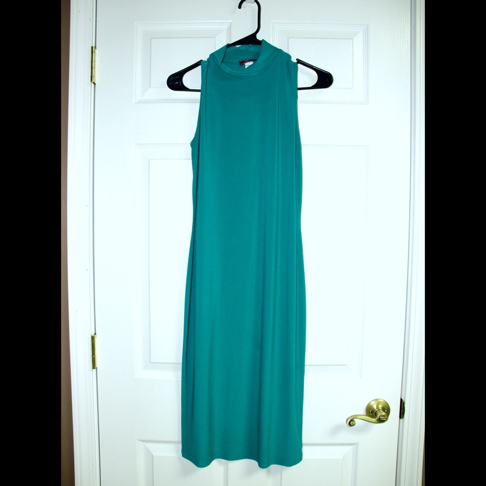 Long Sleeveless Teal Colored Dress